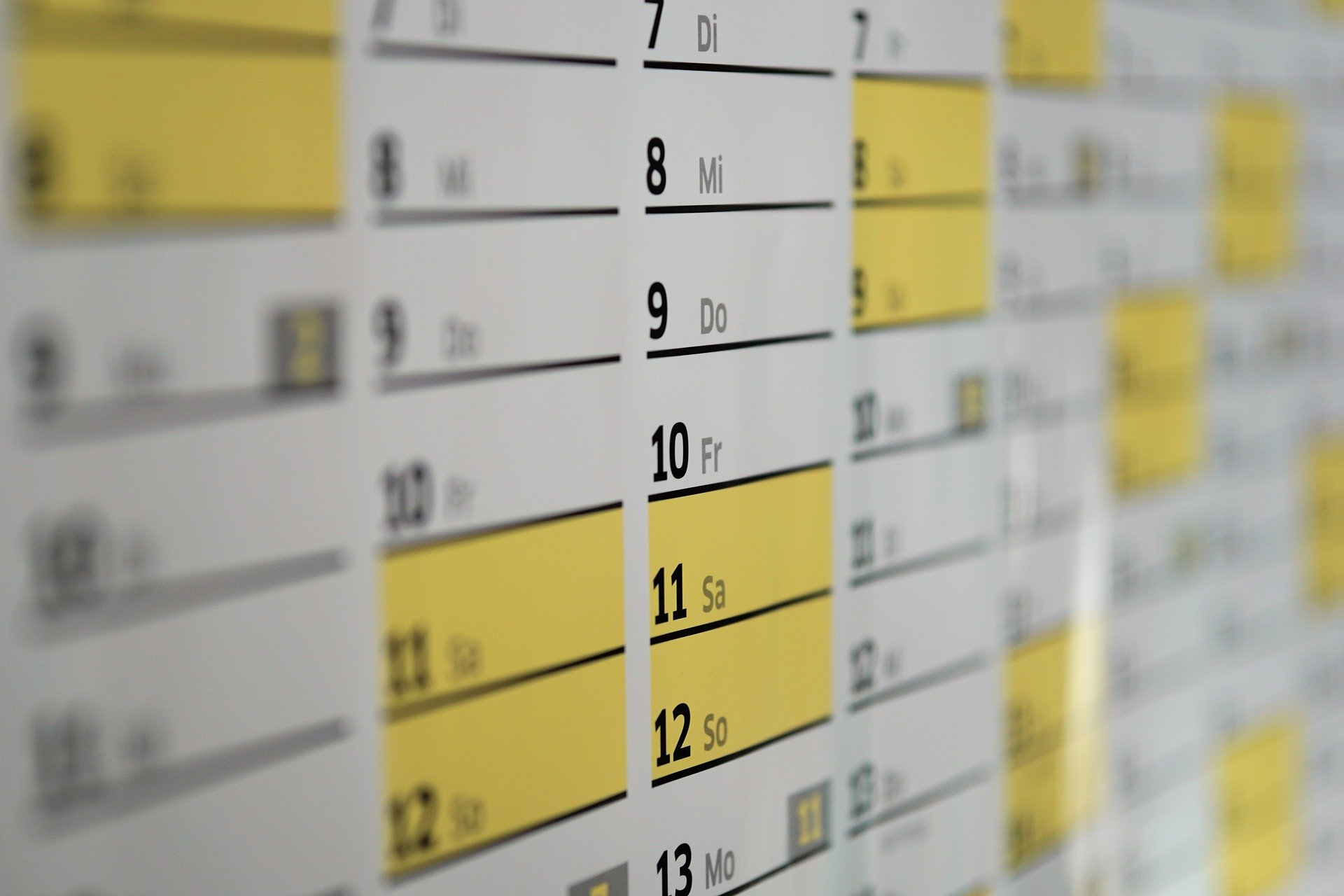 Ein Kalenderblatt in unterschiedlichen Farben