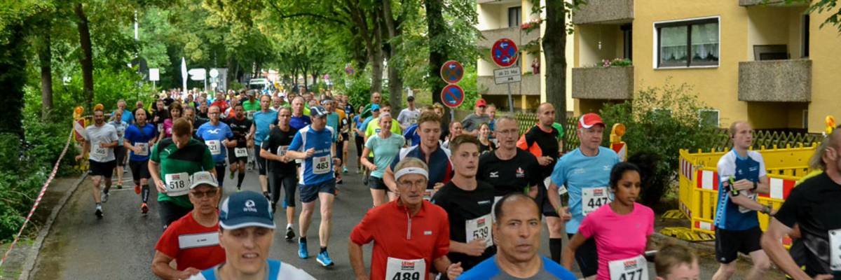 Start des 10km-Lauf beim Laatzen Leinelauf 2016 auf der Alten Rathausstraße