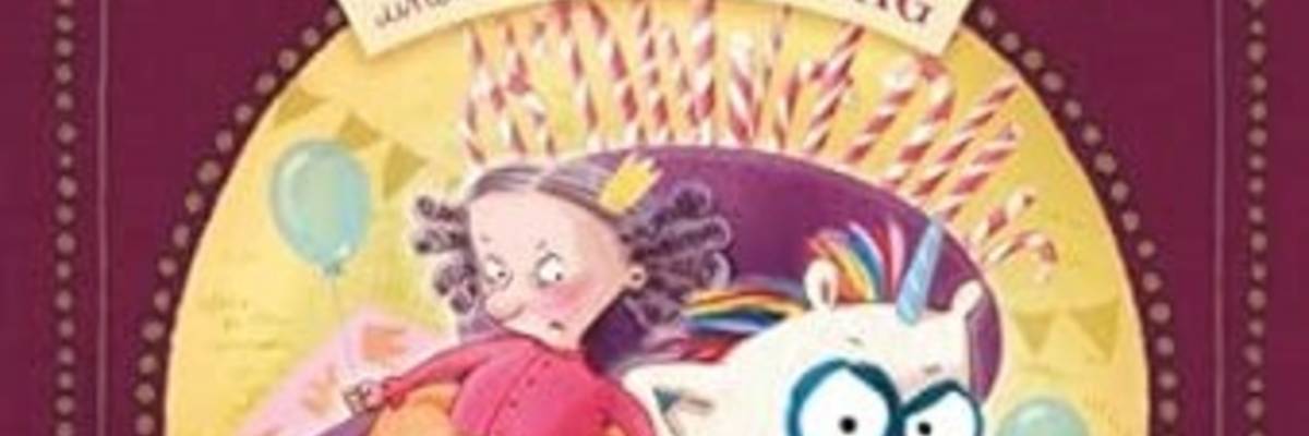 Die Königsdochter und das Neinhorn drängen sich zusammen in einen Sessel