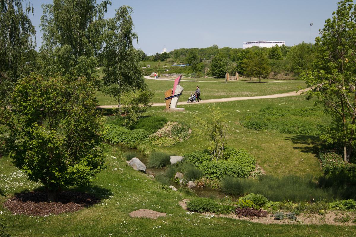 Bild eines Bachs der durch den Park der Sinne fließt