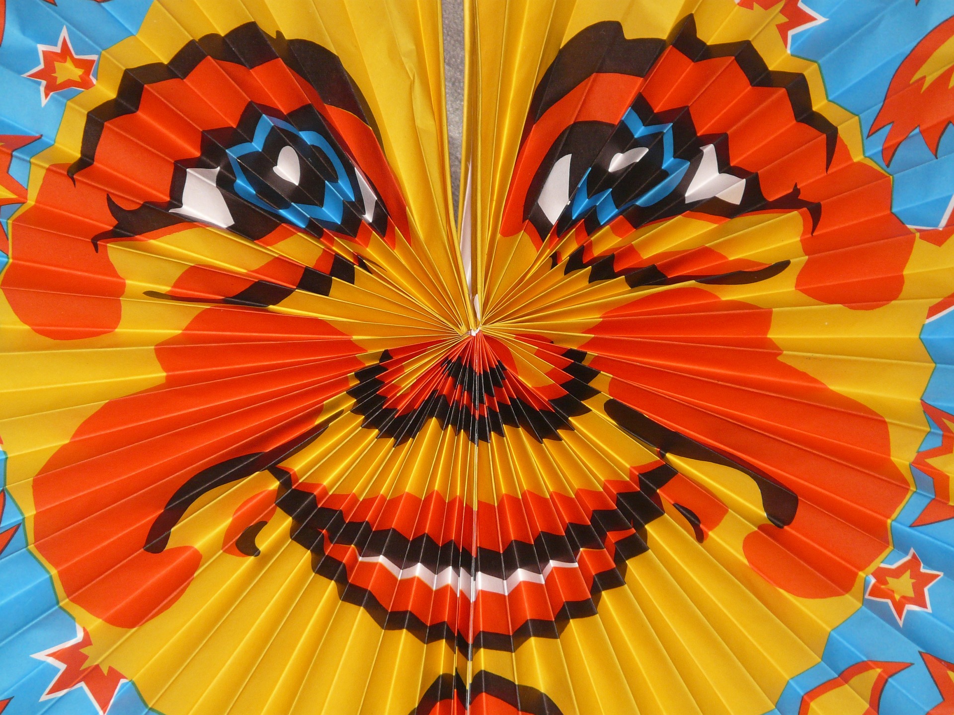 Laterne mit Sonnengesicht