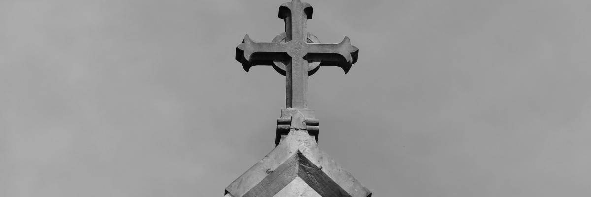Kreuz auf einer Kirche