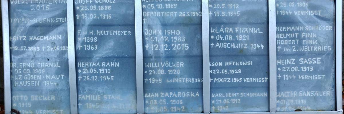 Toten Gedenksteine vom Volkstrauertag 2016