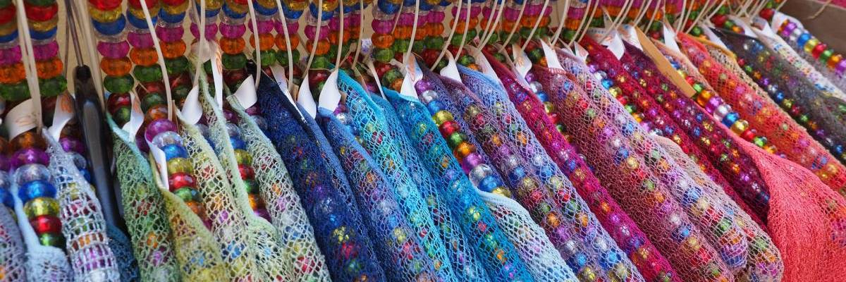 Kleidung an einer Kleiderstange