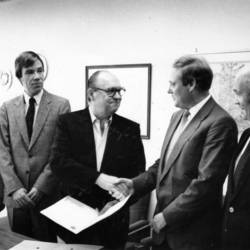 Gruppenaufnahme von 5 Herren, in der Mitte Stadtdirektor Erich Panitz.