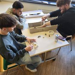 Eine Arbeitsgruppe hat ein Autospiel entwickelt.