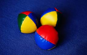 Jonglierbälle als Symbolfoto ©pixabay