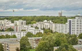 Häuser, die von einem erhöhten Standort fotografiert wurden.