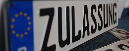 KFZ-Kennzeichen mit Aufdruck &#34;Zulassung&#34;