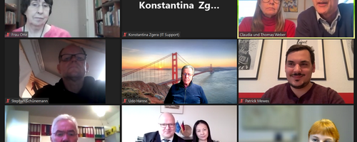 Screenshot einer Zoom-Konferenz mit einer Galerieansicht der Gäste.