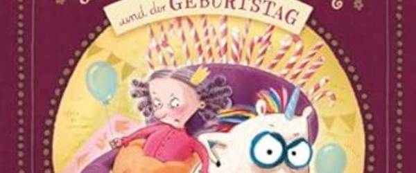 Die Königsdochter und das Neinhorn drängen sich zusammen in einen Sessel