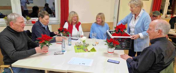 Teilnehmende des Tablequiz Rethemn im Familienzentrum